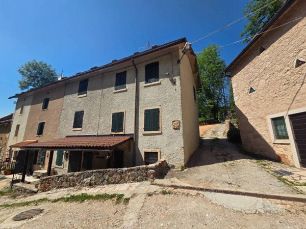 casa indipendente in vendita a Bosco Chiesanuova