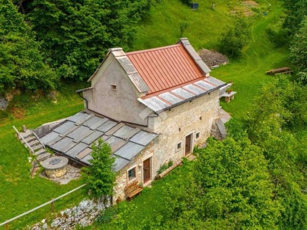 casa indipendente in vendita a Bosco Chiesanuova