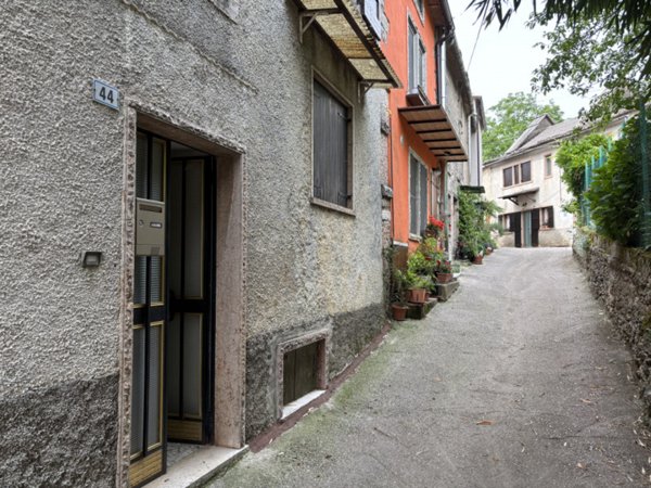 appartamento in vendita a Bosco Chiesanuova in zona Corbiolo
