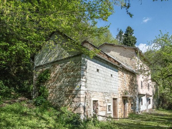casa indipendente in vendita a Bosco Chiesanuova in zona Corbiolo