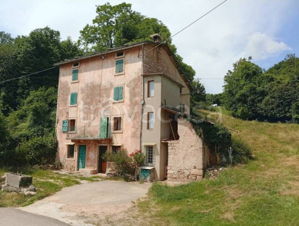 casa indipendente in vendita a Bosco Chiesanuova
