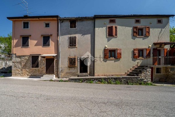 casale in vendita a Bosco Chiesanuova in zona Lughezzano-Arzerè