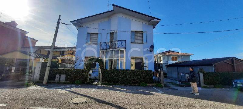 casa indipendente in vendita a Bovolone