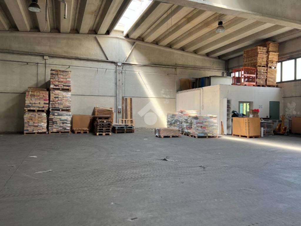 locale commerciale in vendita a Bovolone