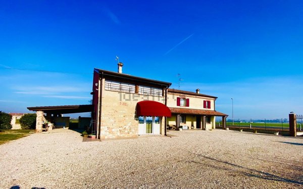 casa indipendente in vendita a Bovolone