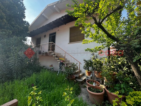 casa indipendente in vendita a Bovolone