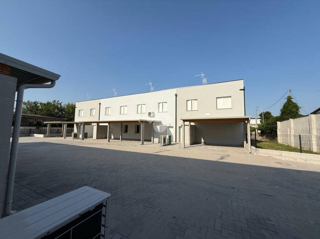 casa indipendente in vendita a Bovolone