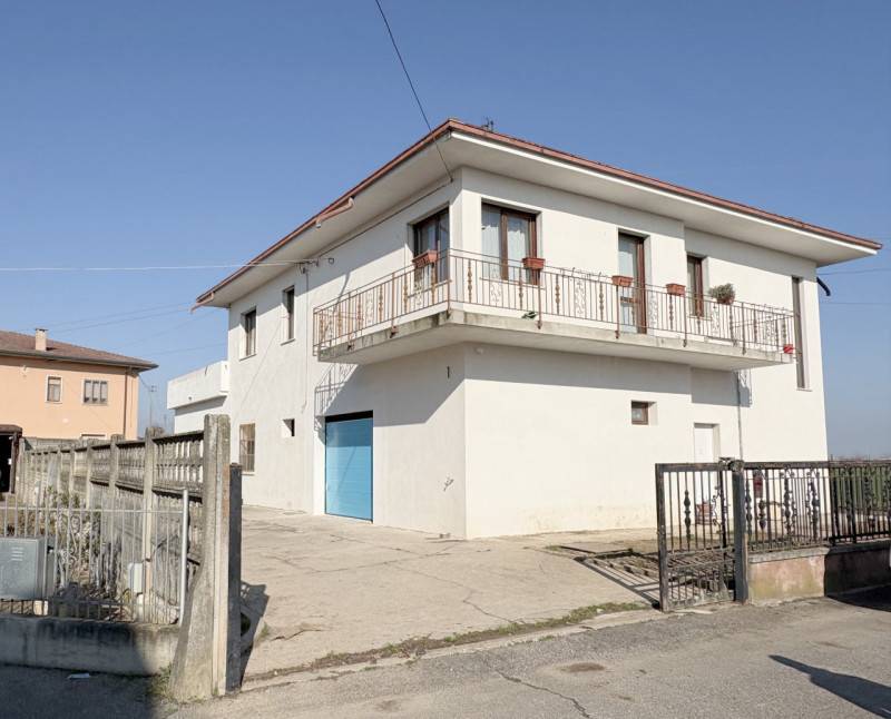 casa indipendente in vendita a Bovolone