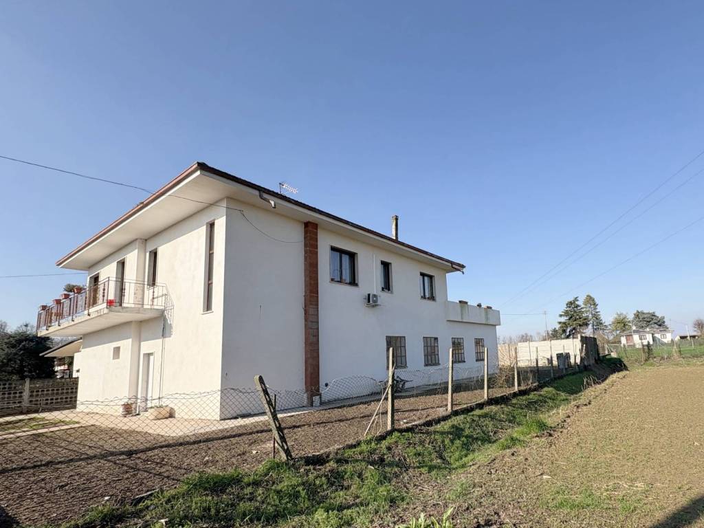 casa indipendente in vendita a Bovolone