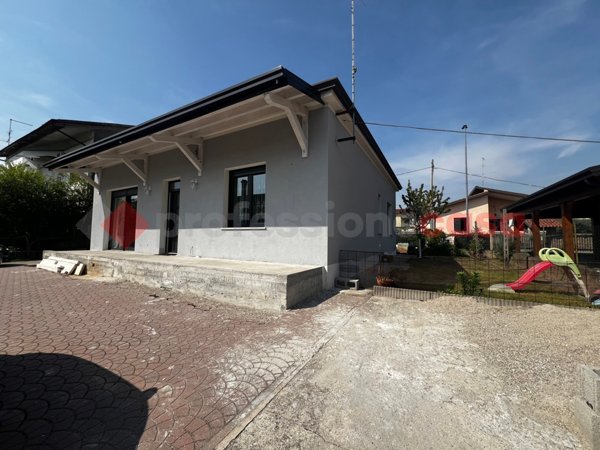 casa indipendente in vendita a Bovolone