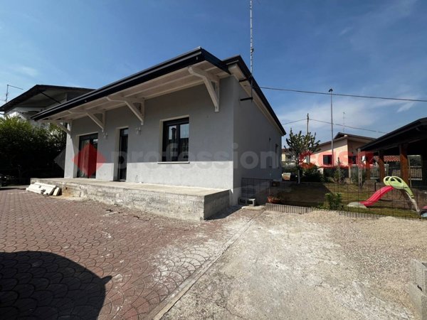 casa indipendente in vendita a Bovolone