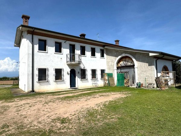 casa indipendente in vendita a Bovolone