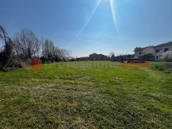 terreno edificabile in vendita a Bovolone
