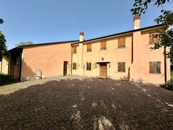 casa indipendente in vendita a Bovolone