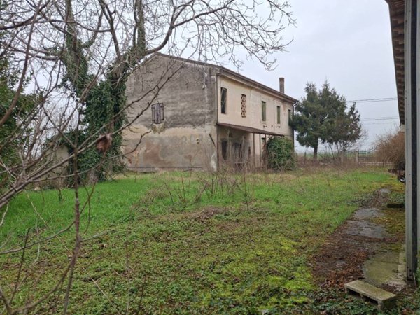 casa indipendente in vendita a Bovolone