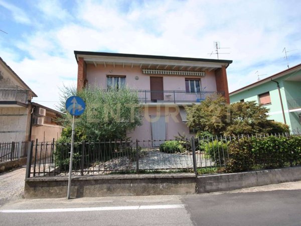 casa indipendente in vendita a Bovolone