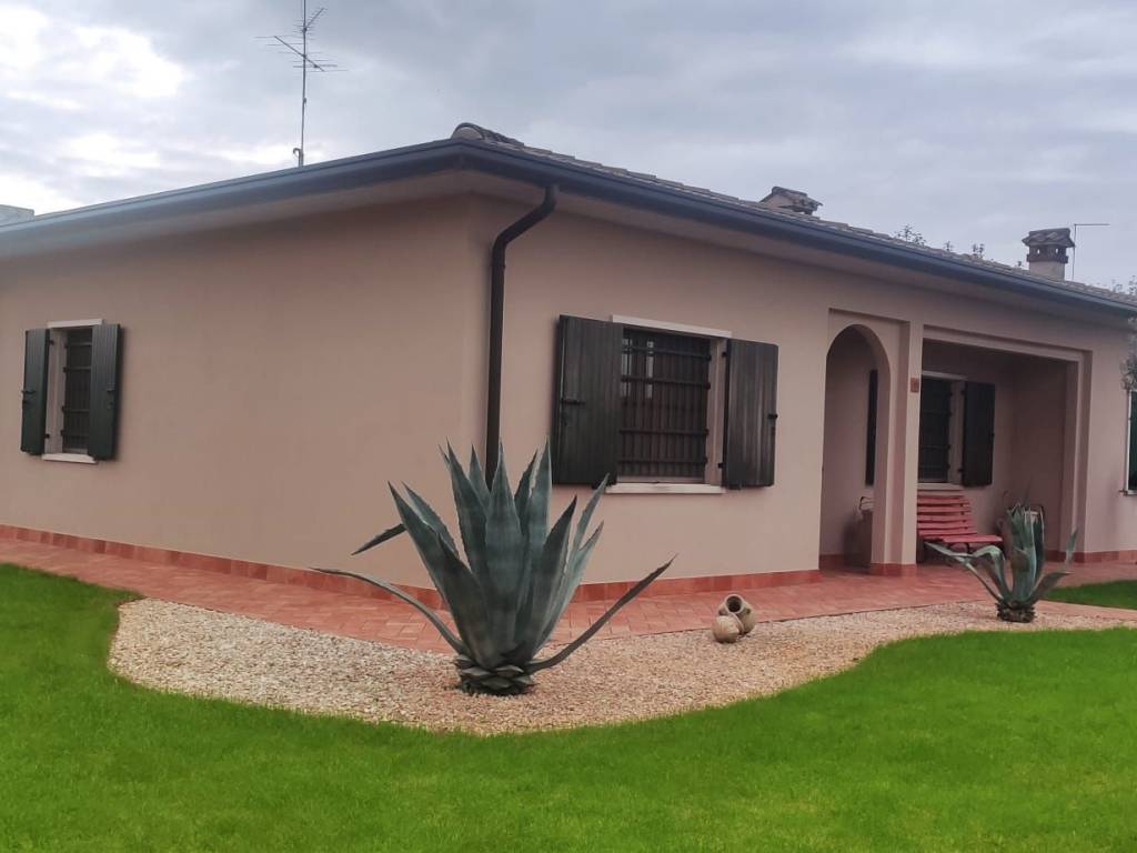 casa indipendente in vendita a Bovolone