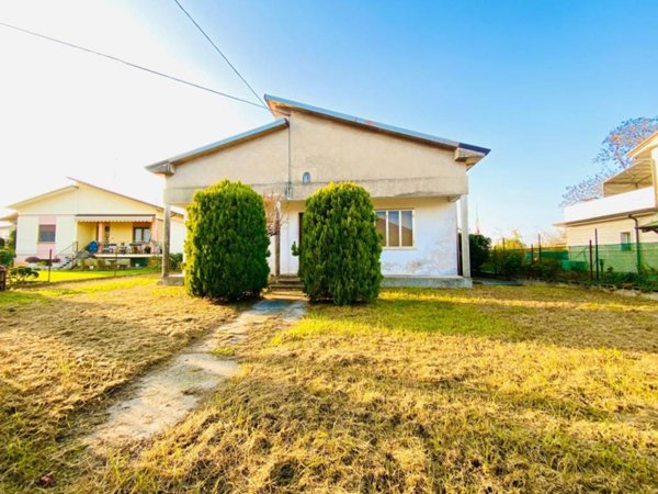 casa indipendente in vendita a Bovolone