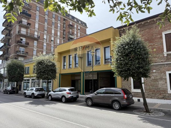 locale commerciale in vendita a Bovolone