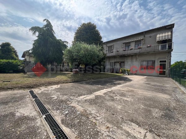 casa indipendente in vendita a Bovolone
