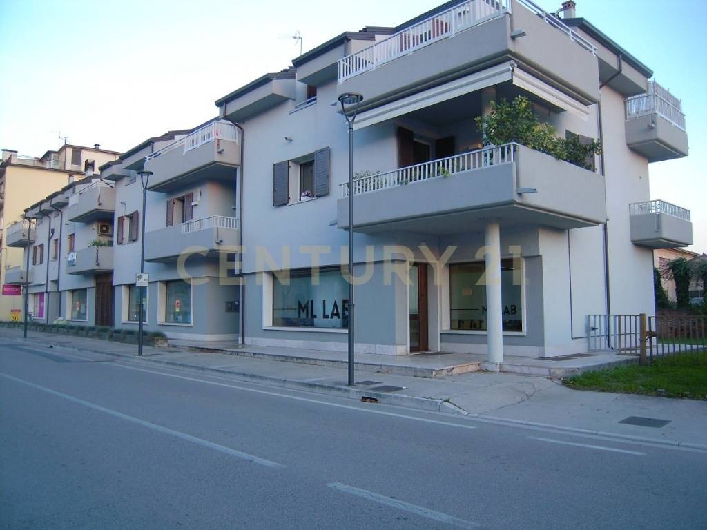 negozio in vendita a Bovolone