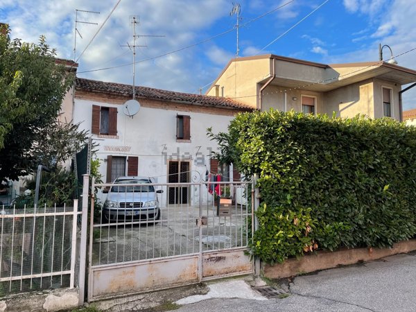 casa indipendente in vendita a Bovolone