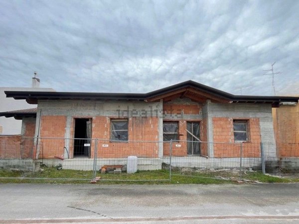 casa indipendente in vendita a Bovolone