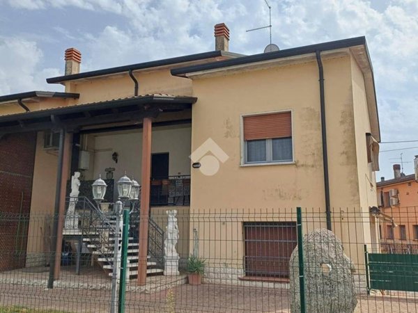 casa indipendente in vendita a Bovolone