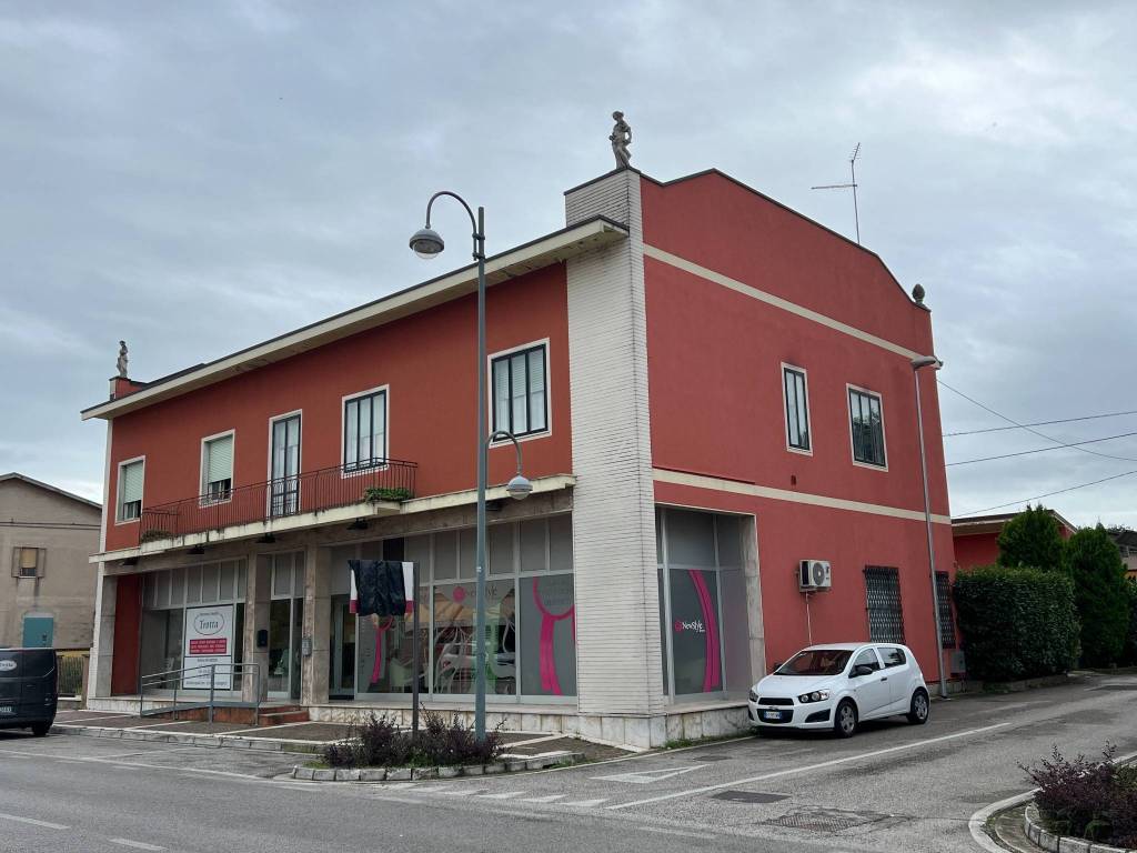 casa indipendente in vendita a Bovolone