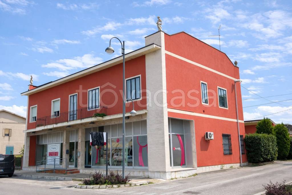 casa indipendente in vendita a Bovolone