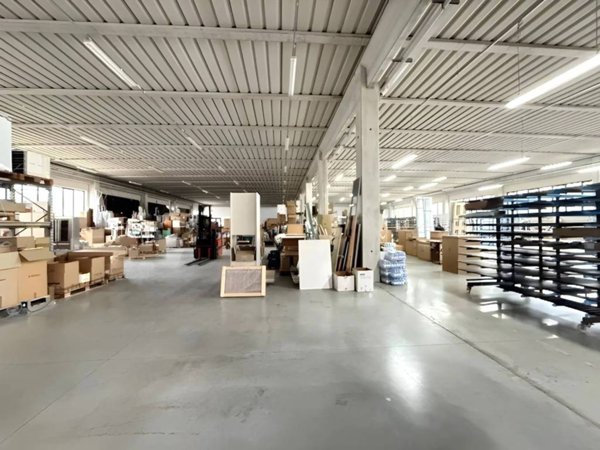 locale commerciale in vendita a Bovolone