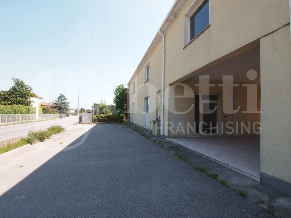 capannone in vendita a Bovolone