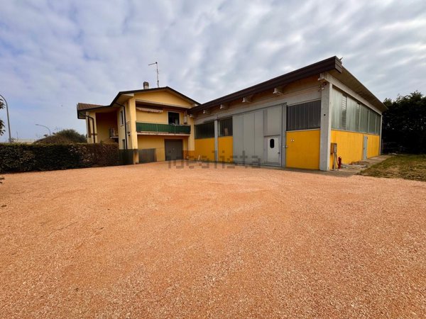 casa indipendente in vendita a Bovolone