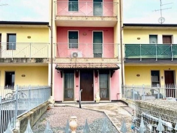casa indipendente in vendita a Bovolone
