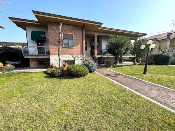casa indipendente in vendita a Bovolone