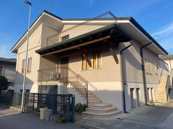 casa indipendente in vendita a Bovolone