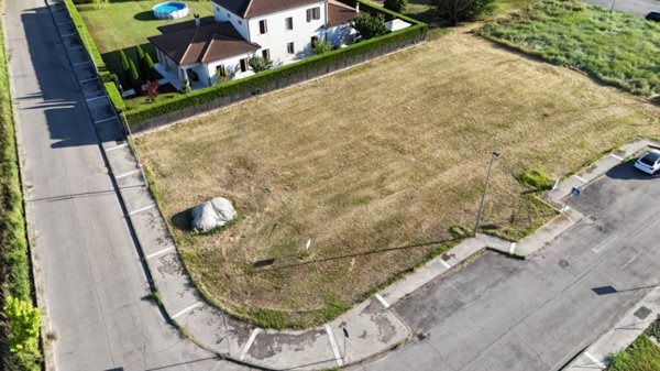 terreno edificabile in vendita a Bovolone in zona Villa Fontana