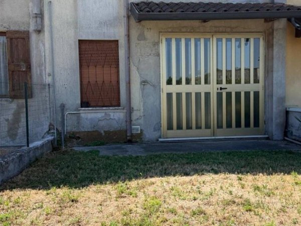 casa indipendente in vendita a Bovolone