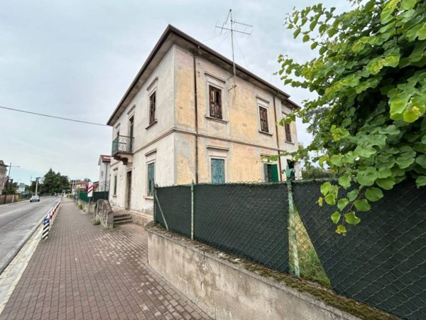casa indipendente in vendita a Bovolone