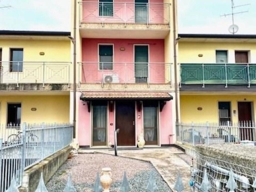 casa indipendente in vendita a Bovolone