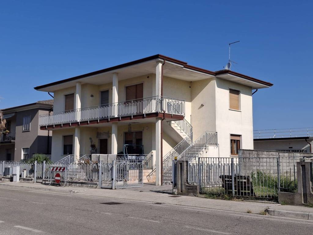 casa indipendente in vendita a Bovolone