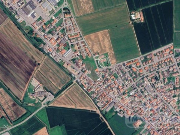terreno edificabile in vendita a Bovolone in zona Villa Fontana