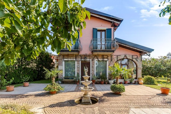casa indipendente in vendita a Bovolone in zona Villa Fontana