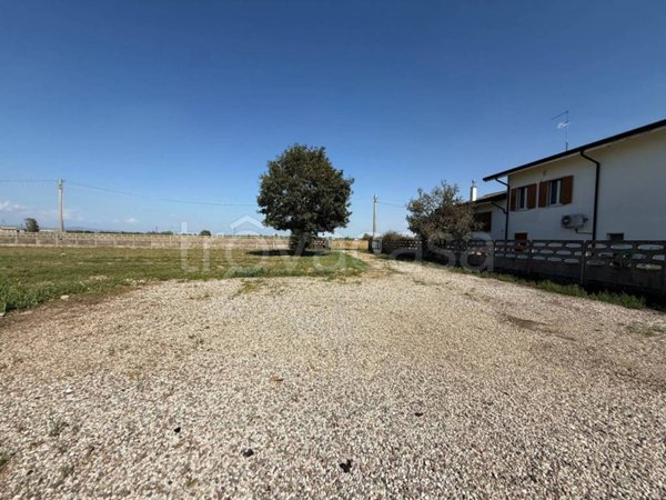 terreno in vendita a Bovolone in zona Villa Fontana