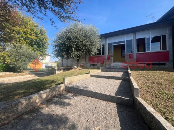 casa indipendente in vendita a Bovolone