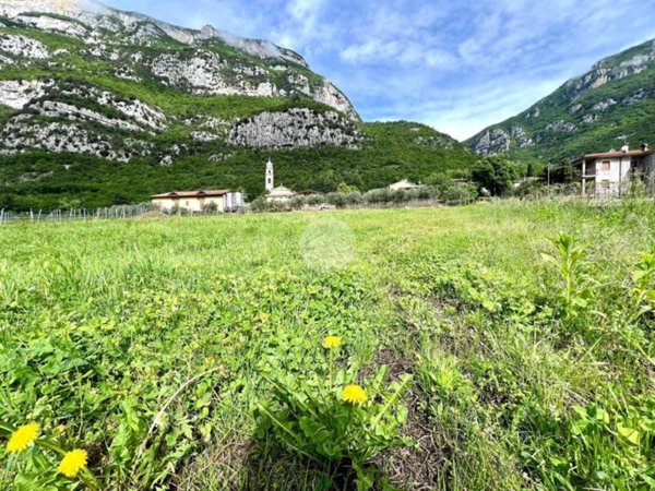 villa in vendita a Brentino Belluno in zona Brentino