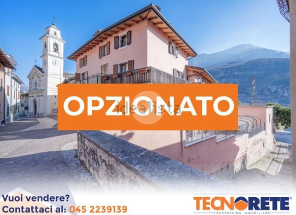 casa indipendente in vendita a Brentino Belluno