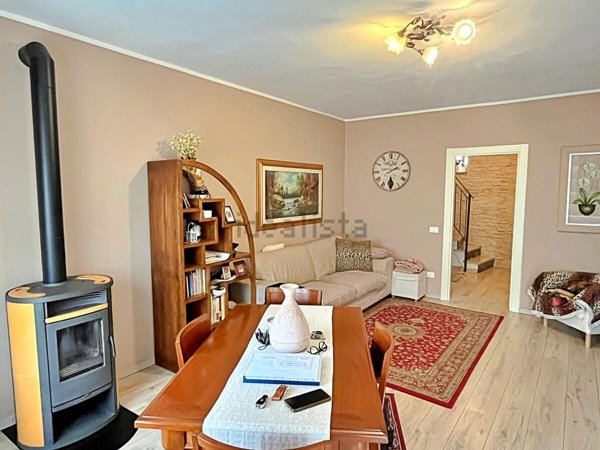 casa indipendente in vendita a Brentino Belluno in zona Rivalta