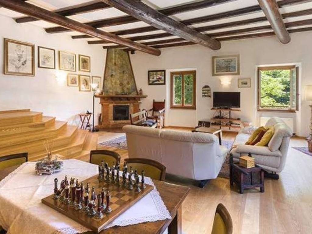 casa indipendente in vendita a Brentino Belluno