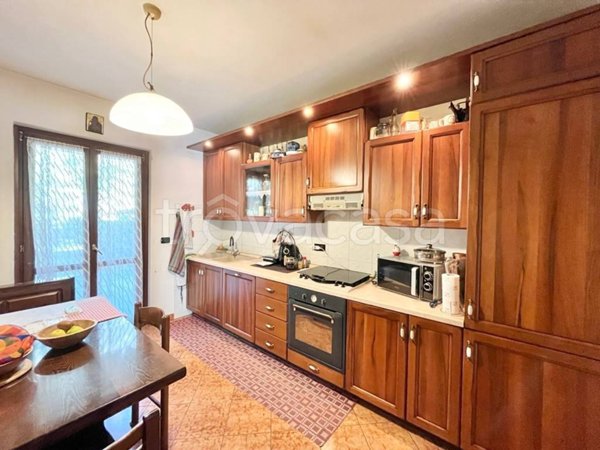 casa indipendente in vendita a Brentino Belluno